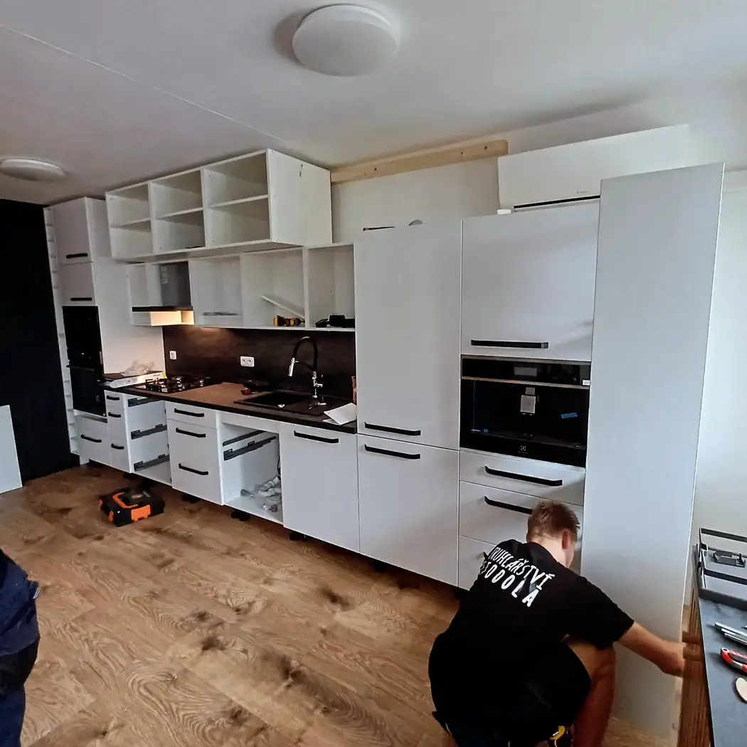 Kuchyně na míru od Truhlářství Stodola — fotografie 10 z 51