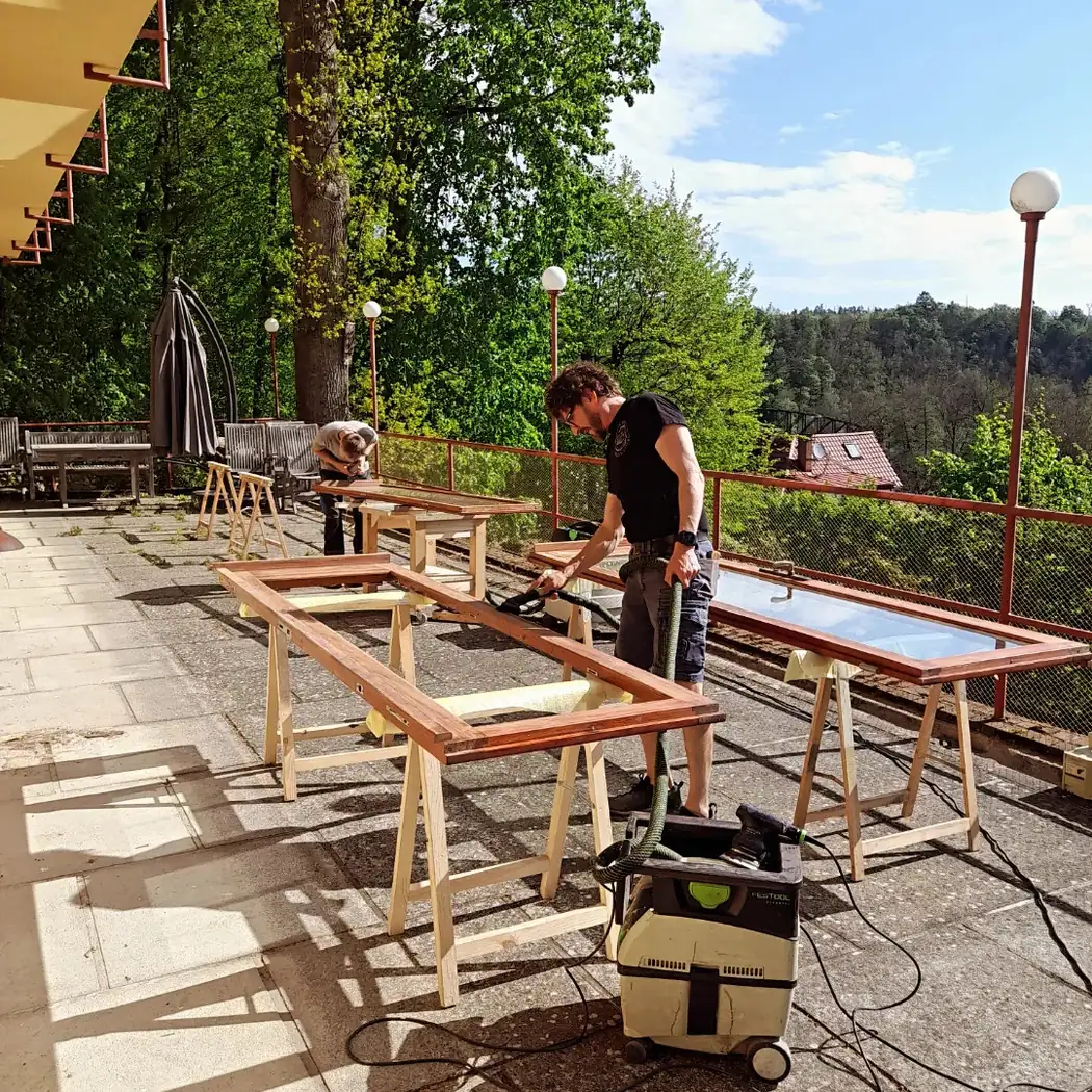 Renovace historických dveří a oken v Truhlářství Stodola — fotografie 17 z 35